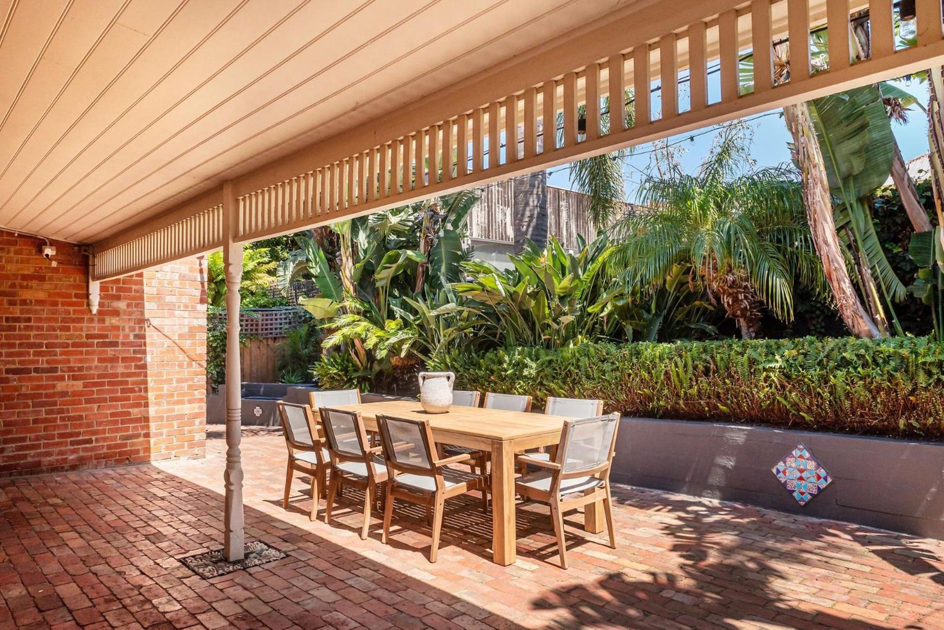 Stylish Contemporary Retreat St Kilda
