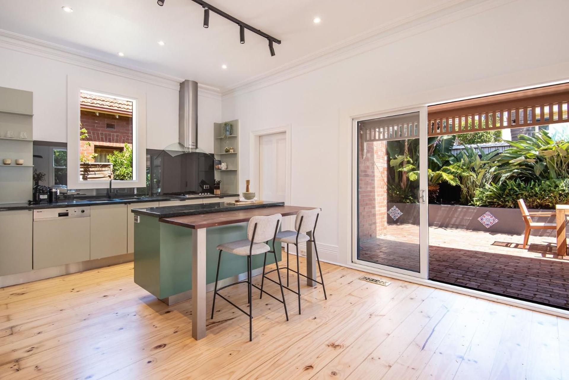 Stylish Contemporary Retreat St Kilda Holiday home Melbourne