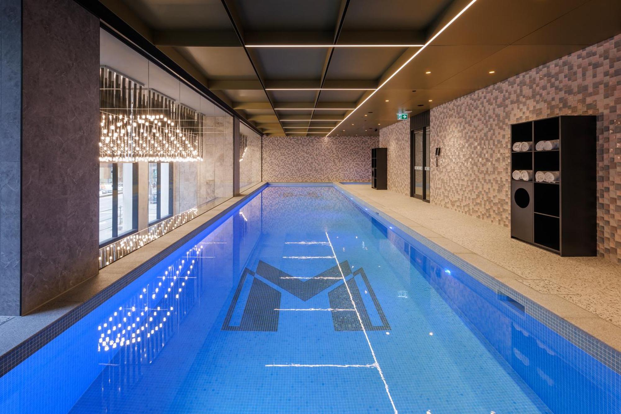 Meriton Hotel 5*