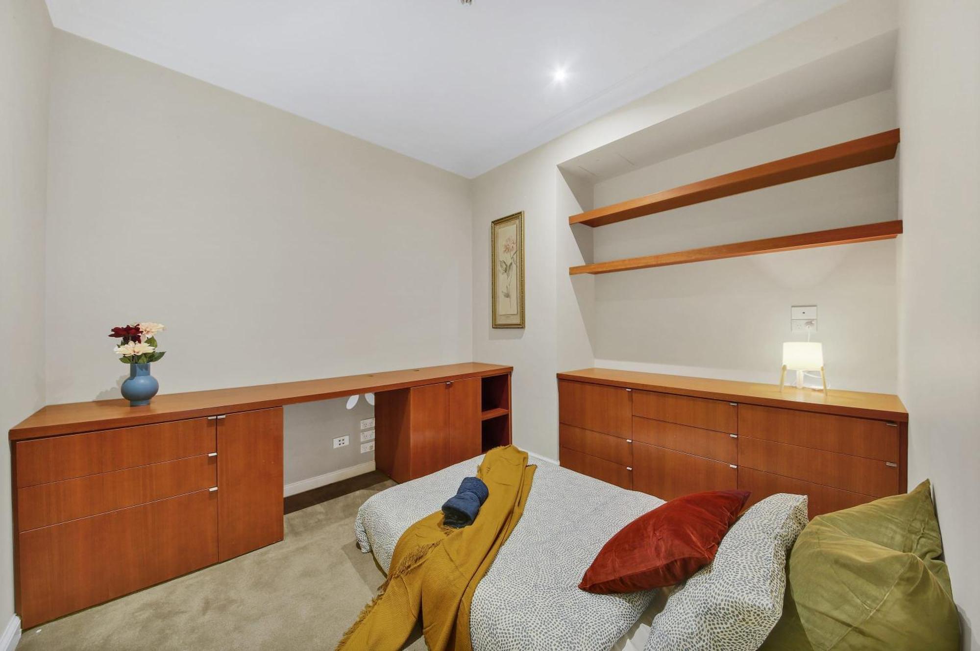A Spacious & Cozy 3br With Free Parking