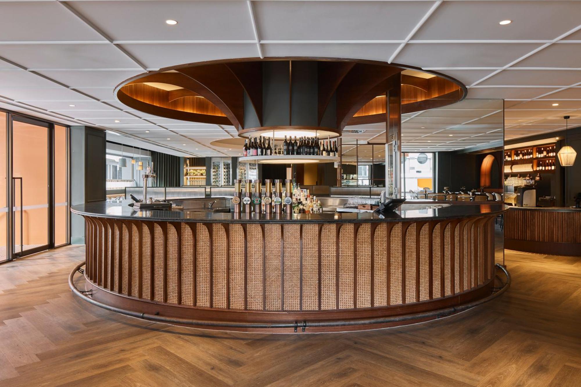 Rydges Hotel 4*