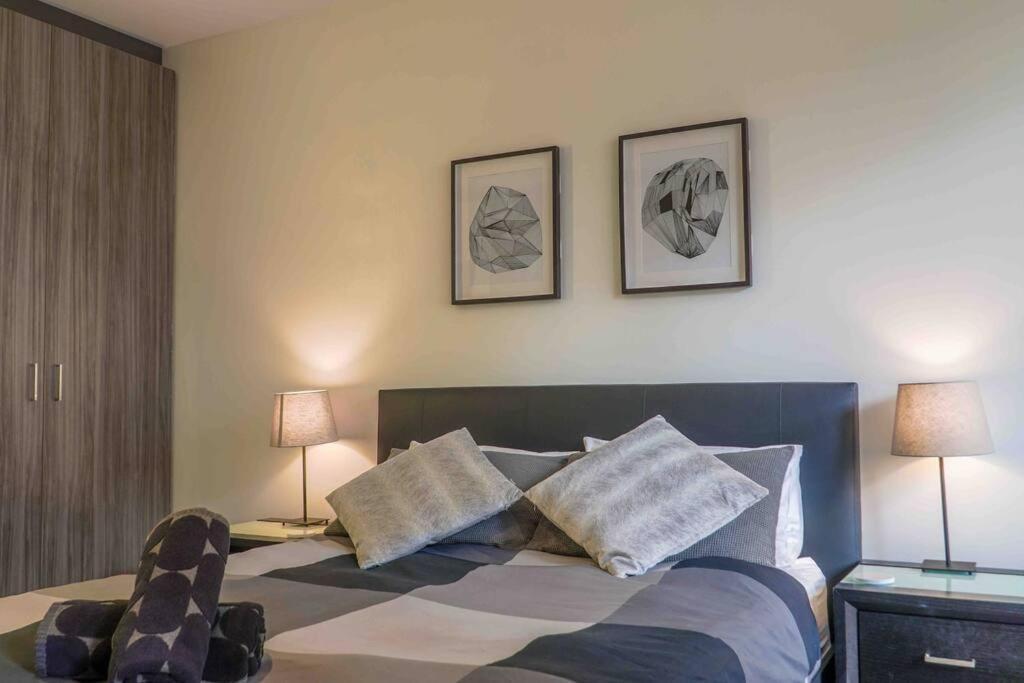 Apartment Location In The Cbd; Pool, Gym, Rockclimbing +7 Other Amenities *