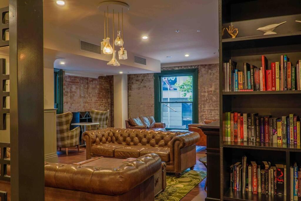 Location In The Cbd; Pool, Gym, Rockclimbing +7 Other Amenities Apartment *