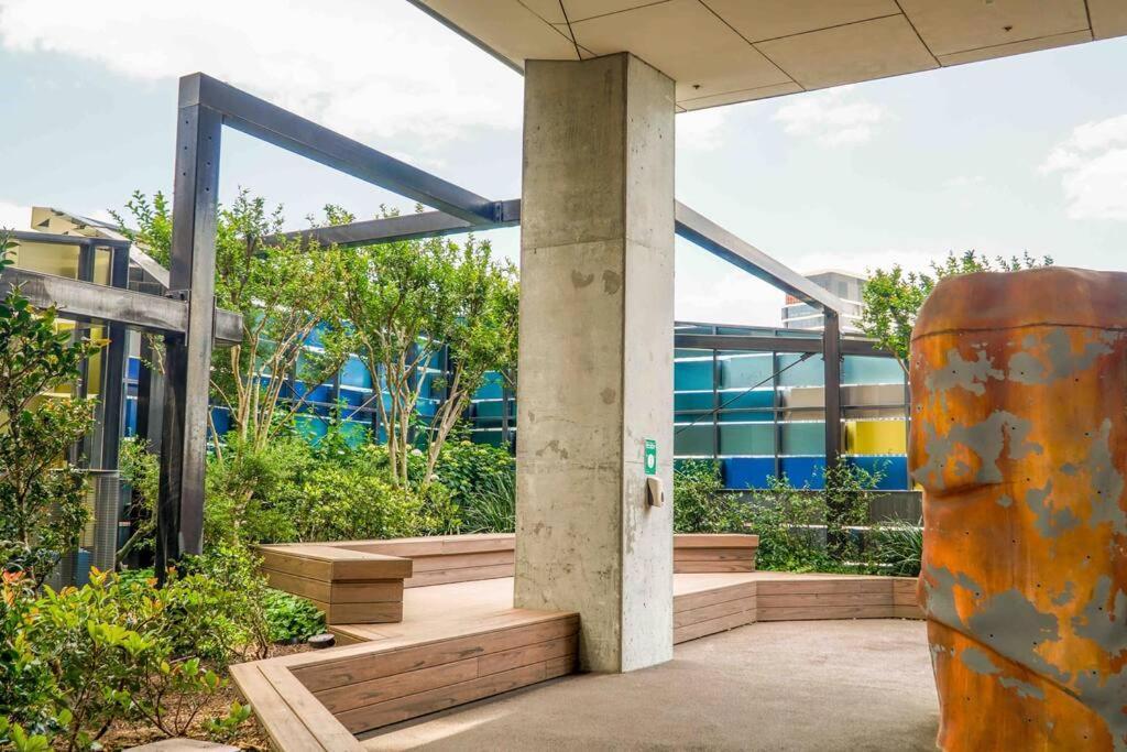 Location In The Cbd; Pool, Gym, Rockclimbing +7 Other Amenities * Melbourne