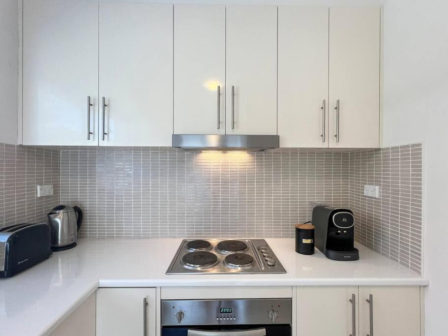 Ground Floor One Bedroom In Elsternwick Apartment Melbourne
