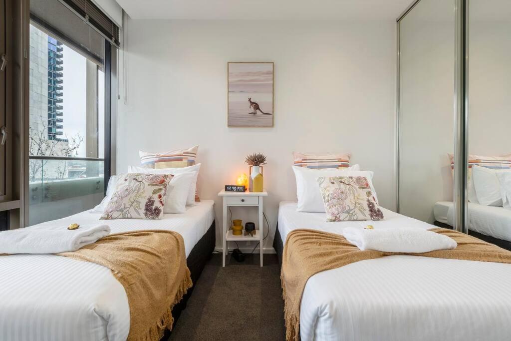 ☆epic☆family-friendly☆wfh Area☆parking☆balcony Apartment