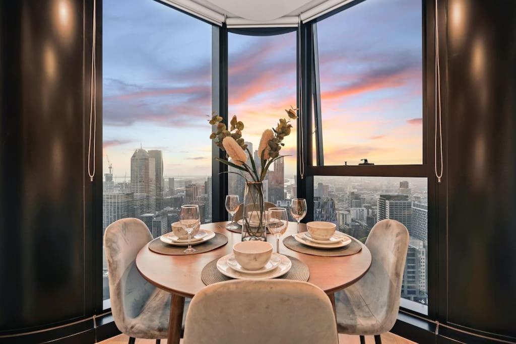 Impressive Skyline 2b2b1c In Mel Apartment