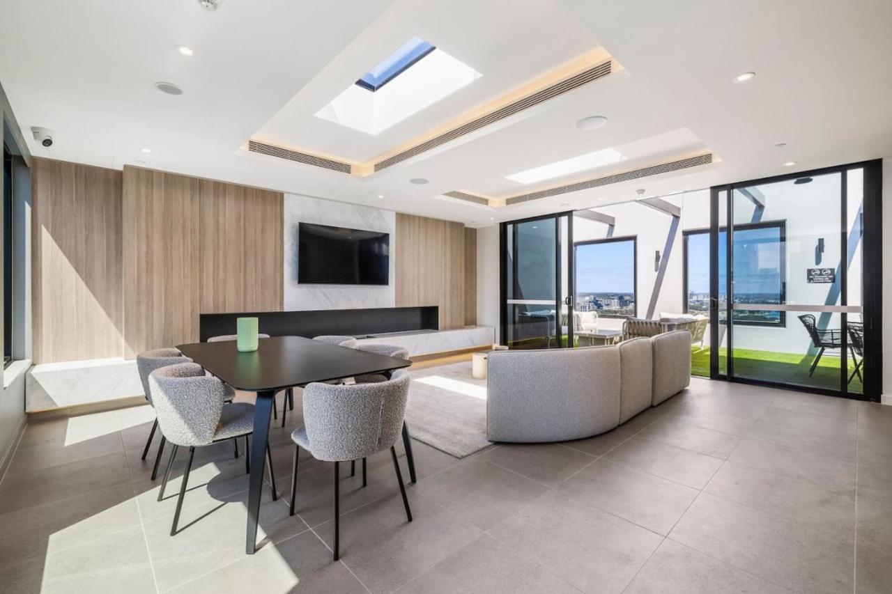 Modern Urban Oasis 2 Bed