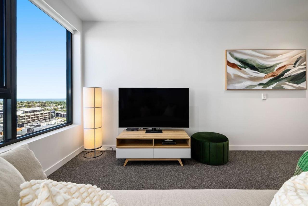 Modern Urban Oasis 2 Bed * Melbourne
