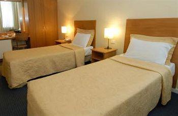 Plough Hotel 3*