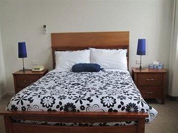 Hotel Plough 3*