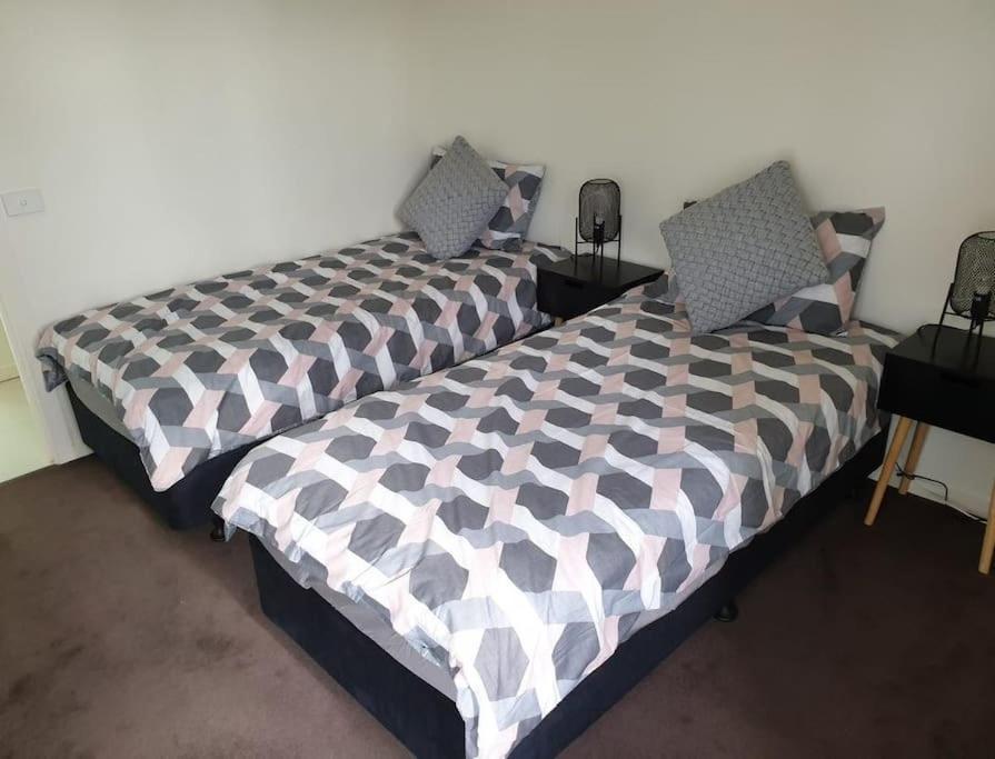 Apartment Luxurious Modern 2 Bedroom 2 Bathroom