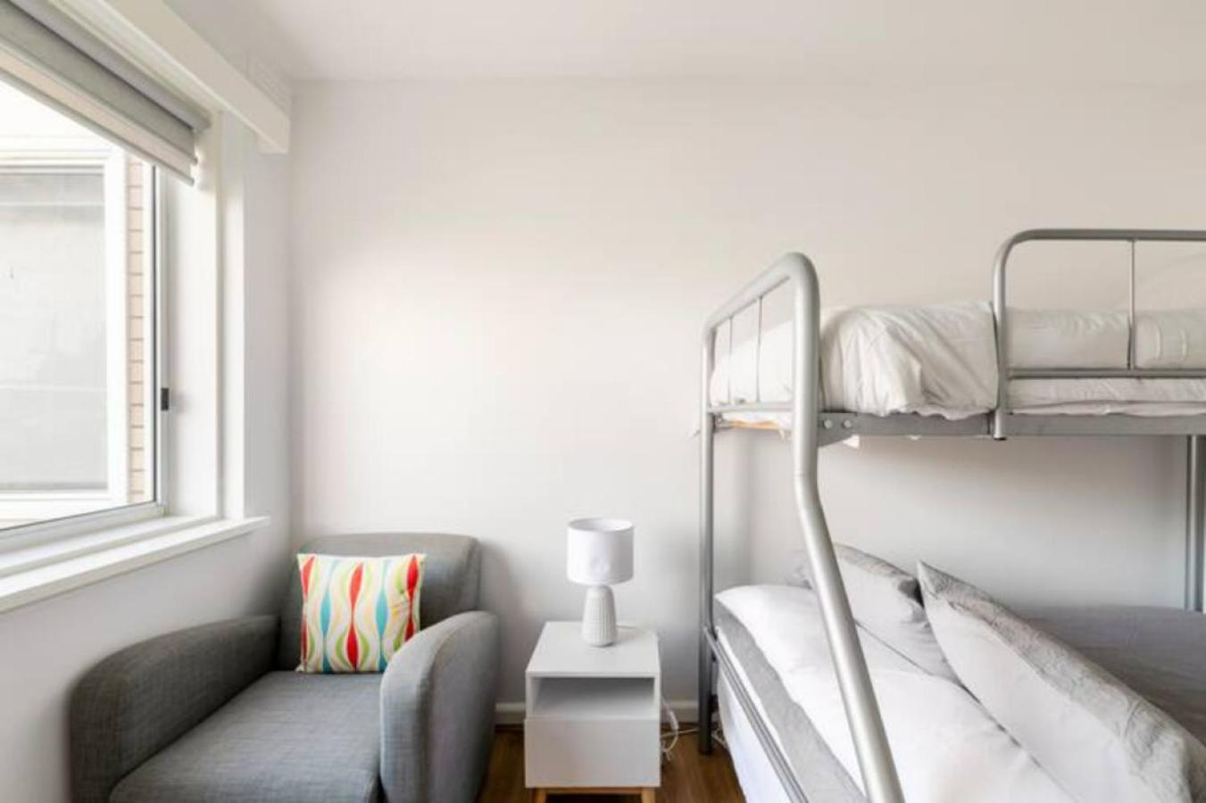 Unwind In Style Only 7km From Cbd Apartment *