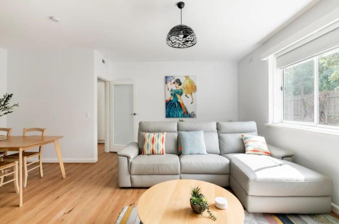 Unwind In Style Only 7km From Cbd Apartment Melbourne