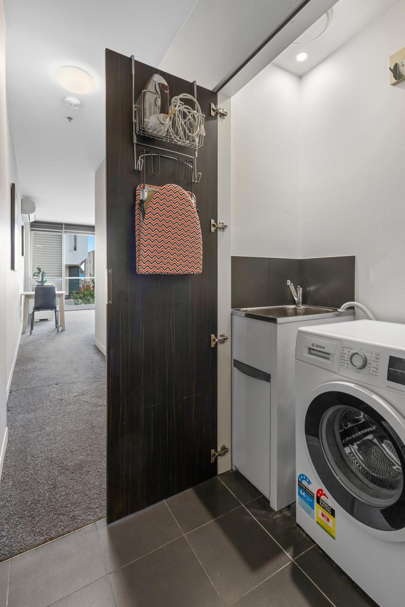 Fitzroy North 1-bed With Balcony By Edinburgh Park