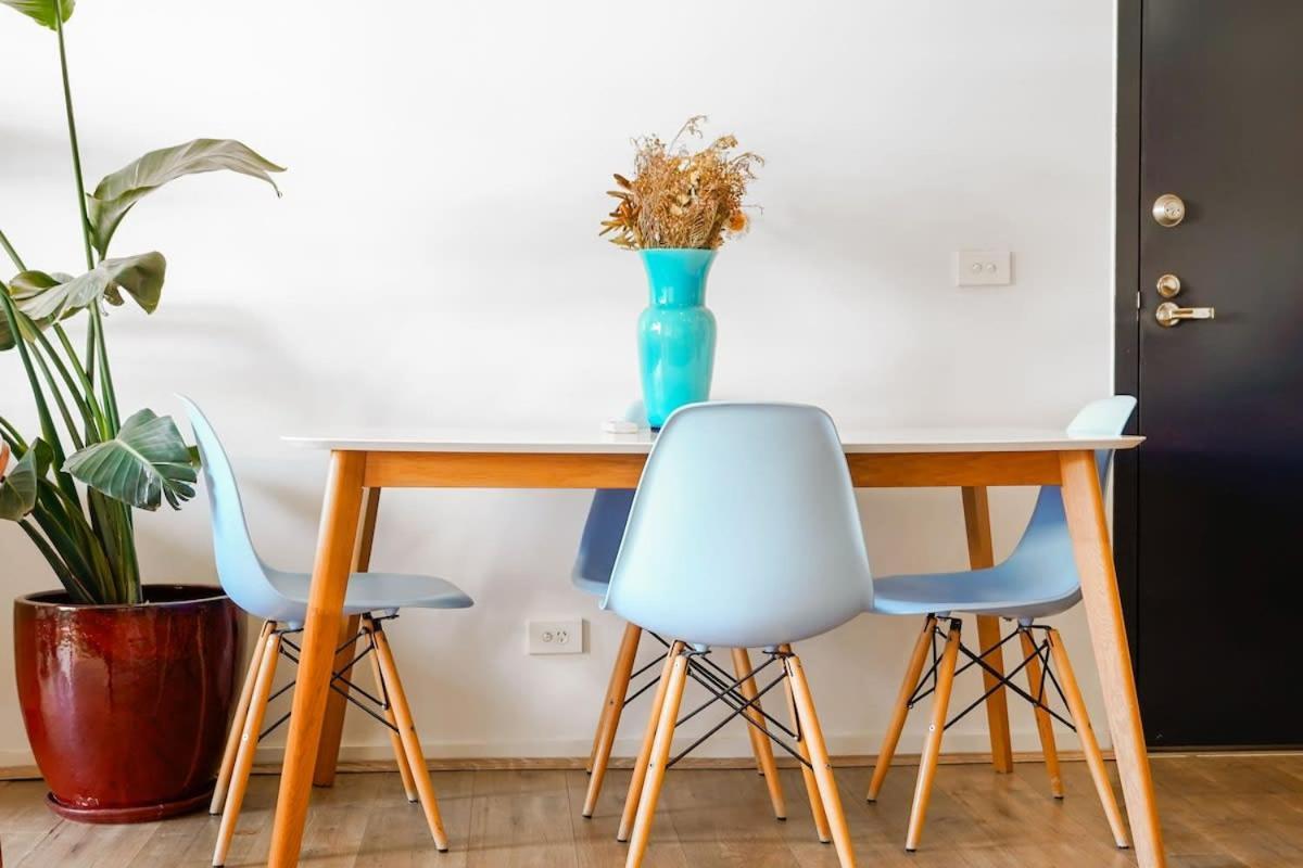 Brunswick Executive 2br With Parking Apartment *