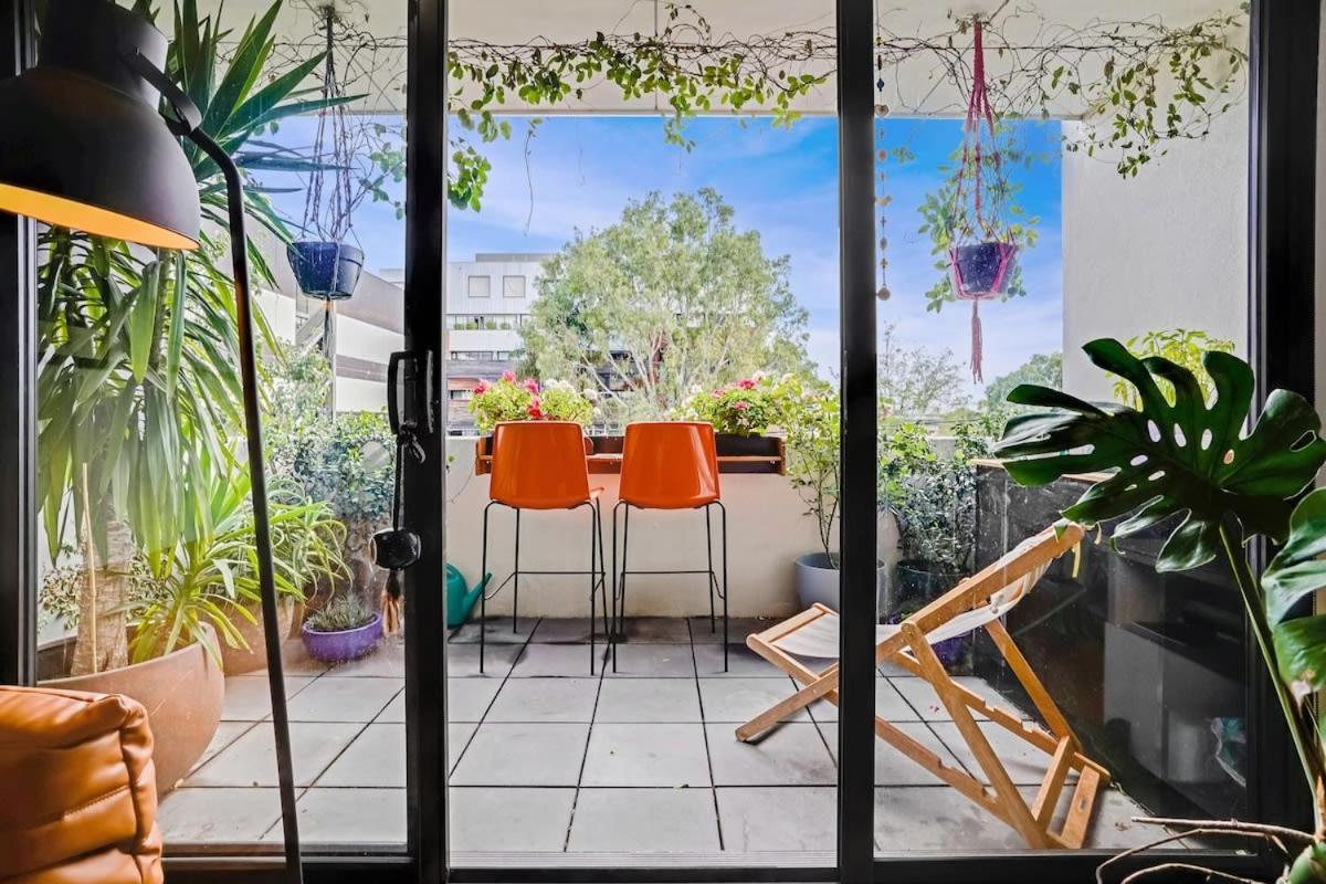 Apartment Brunswick Executive 2br With Parking