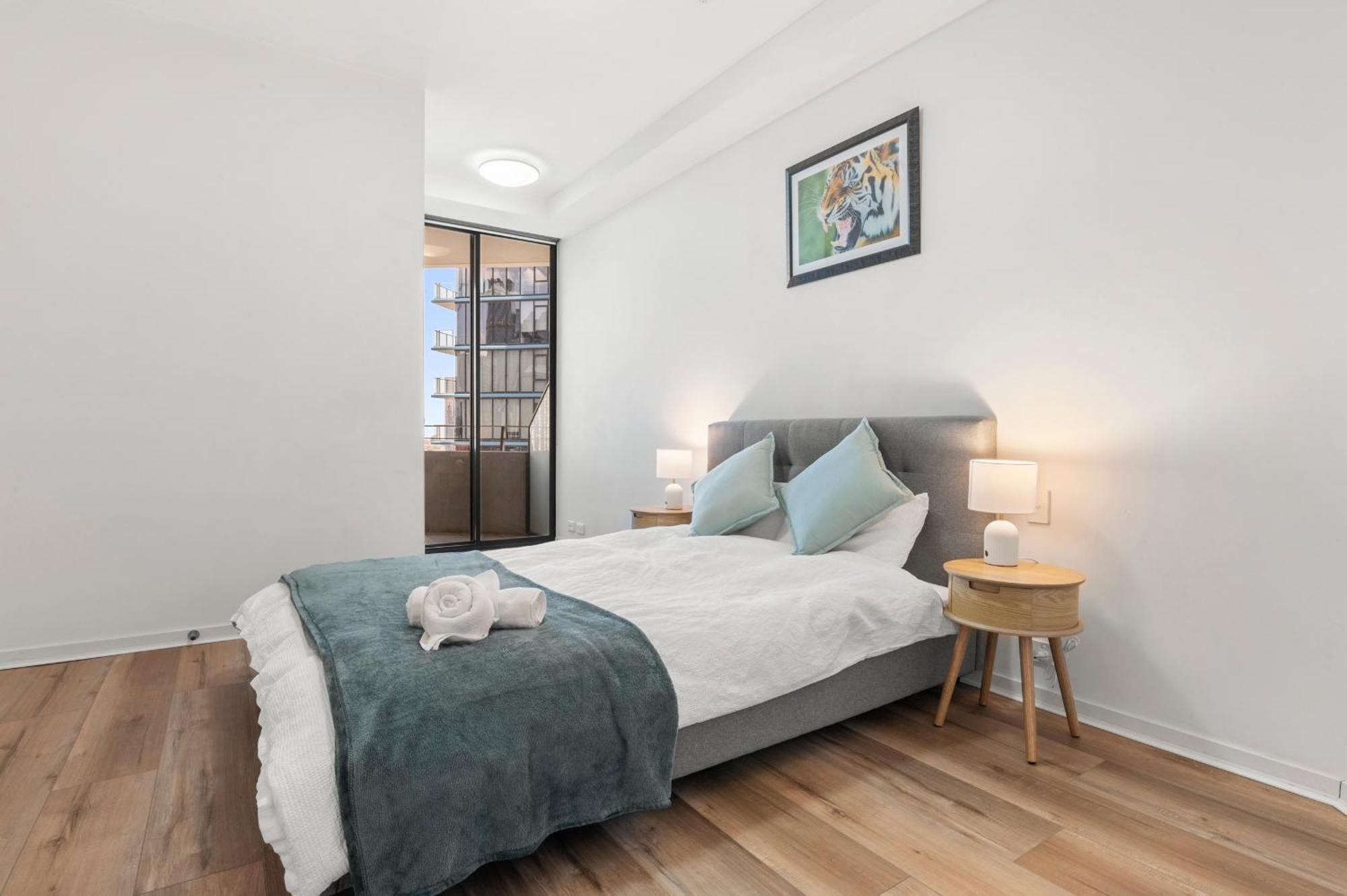 Apartment Sea View, Gym & Pool, 2 Bedrooms 2 Bathrooms *