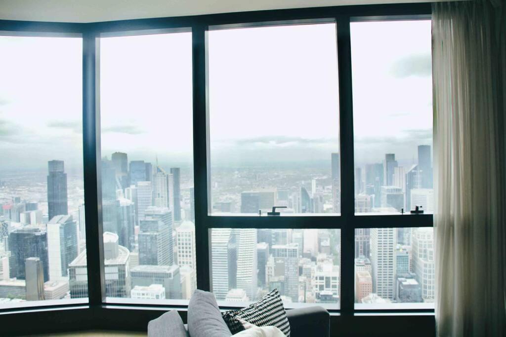 Cbd Heart｜awe- Inspiring Heights｜breathtaking View Apartment