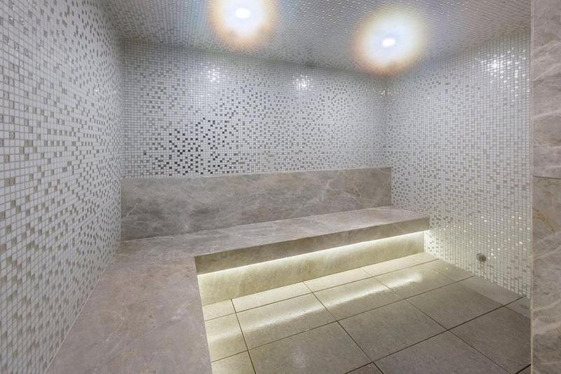 Lux Cbd - Free Tram Zone Apartment