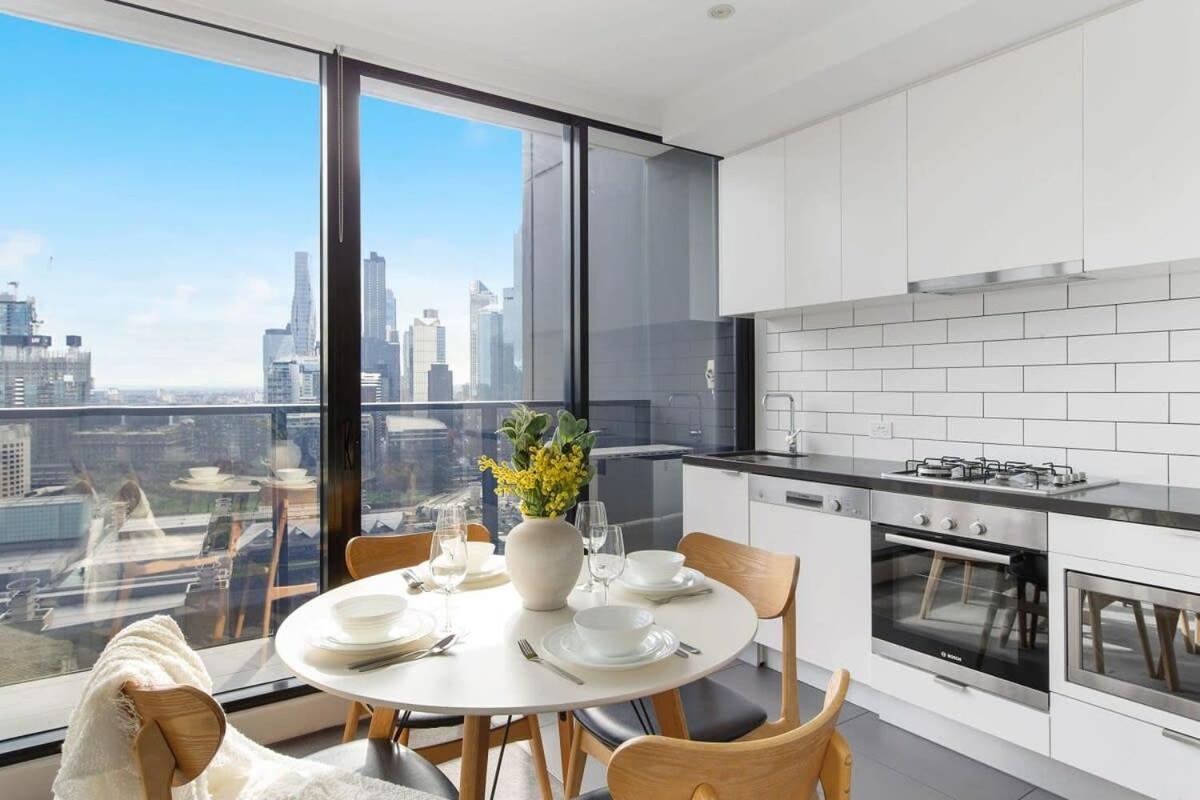 Apartment An Amazing 2br With Views In Southbank Melbourne