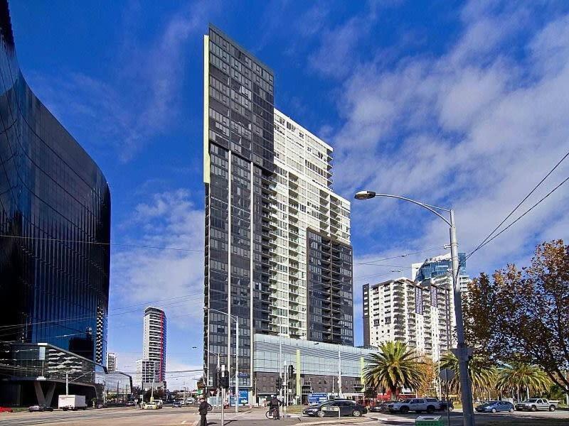 A Stylish 2br Apt Next To Crown With Free Parking Apartment