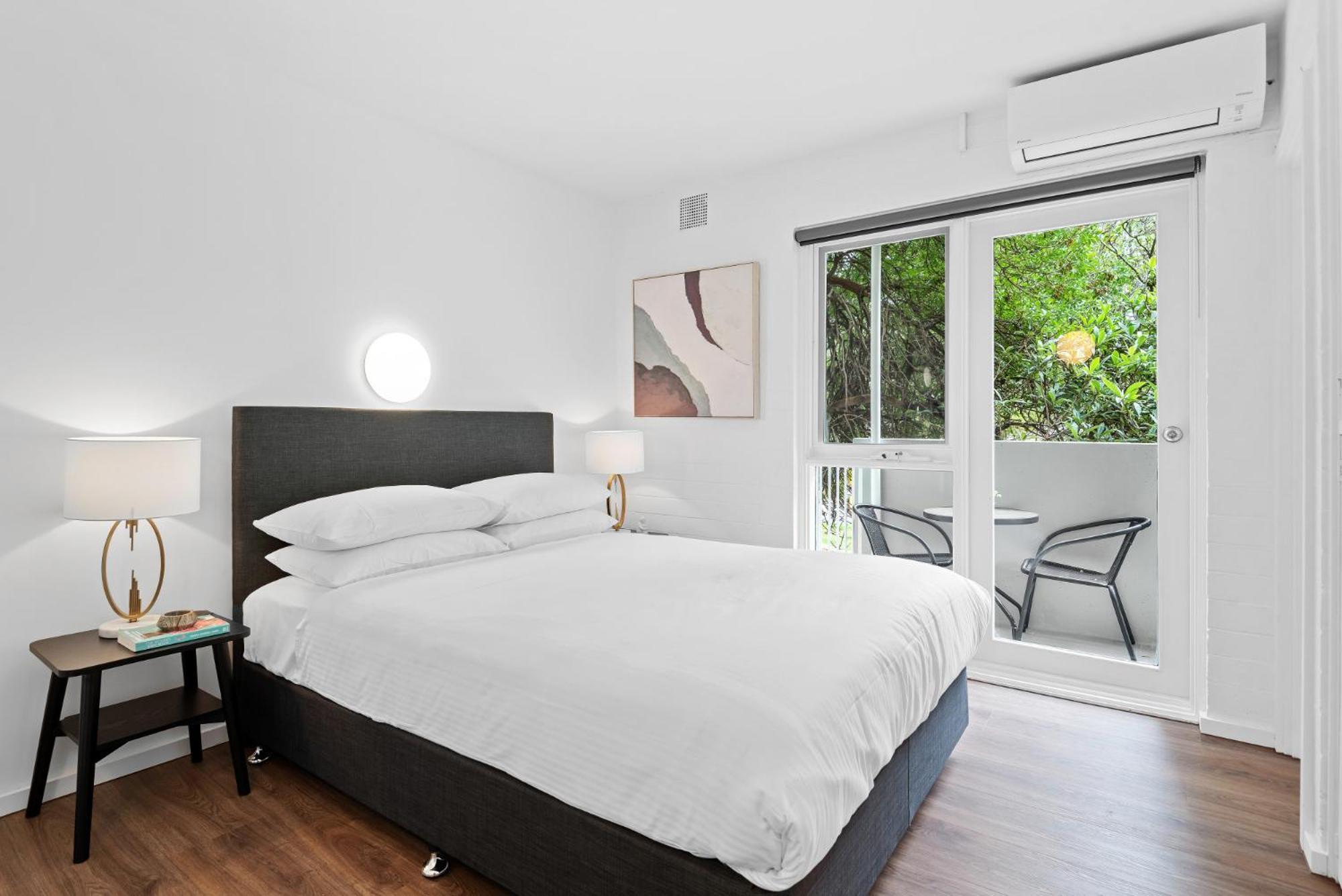 Comfy 1-bed Unit With Balcony And Parking Apartment