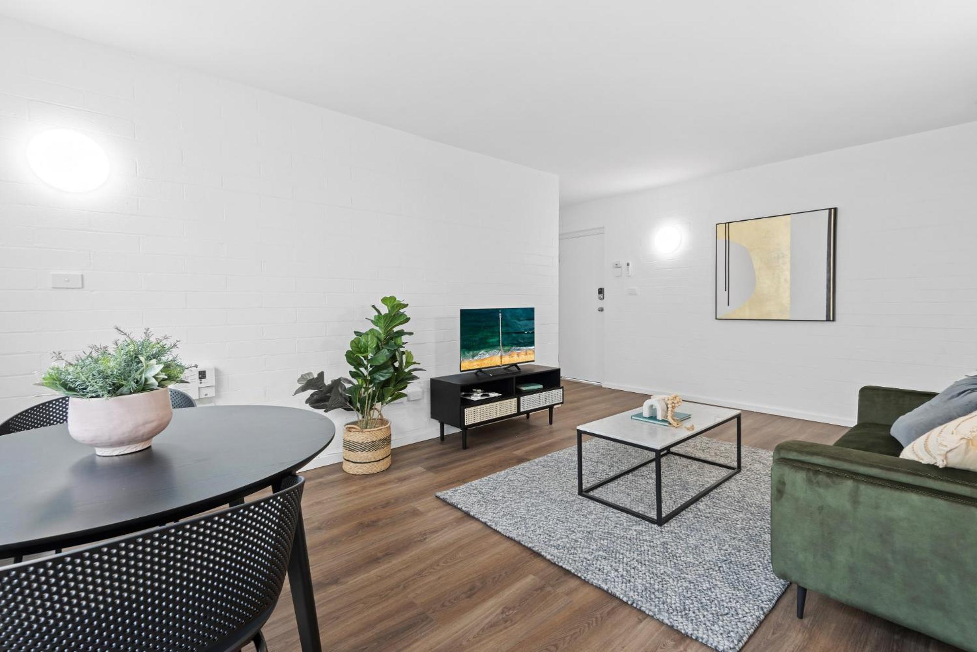 Comfy 1-bed Unit With Balcony And Parking Apartment *