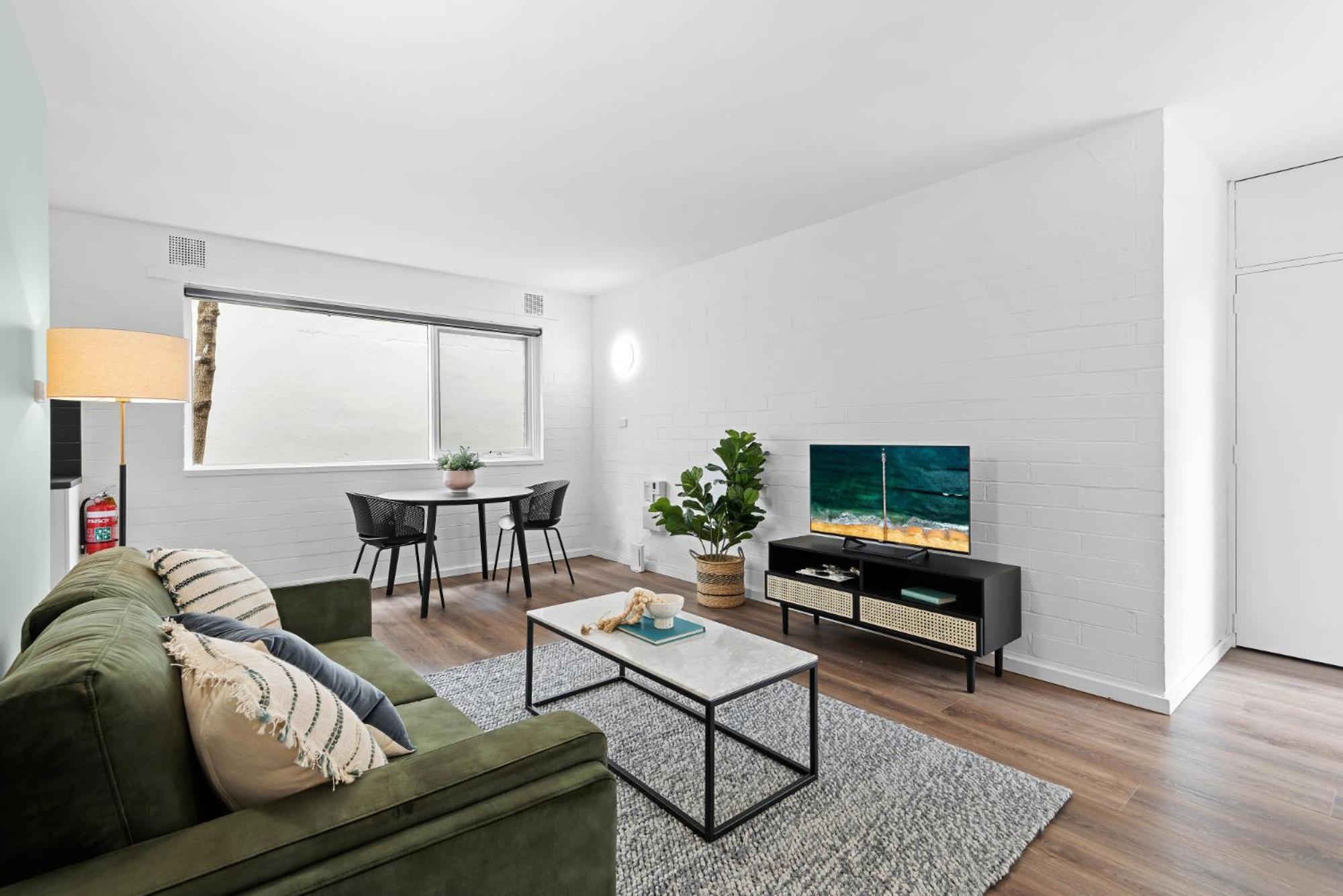 Apartment Comfy 1-bed Unit With Balcony And Parking Melbourne