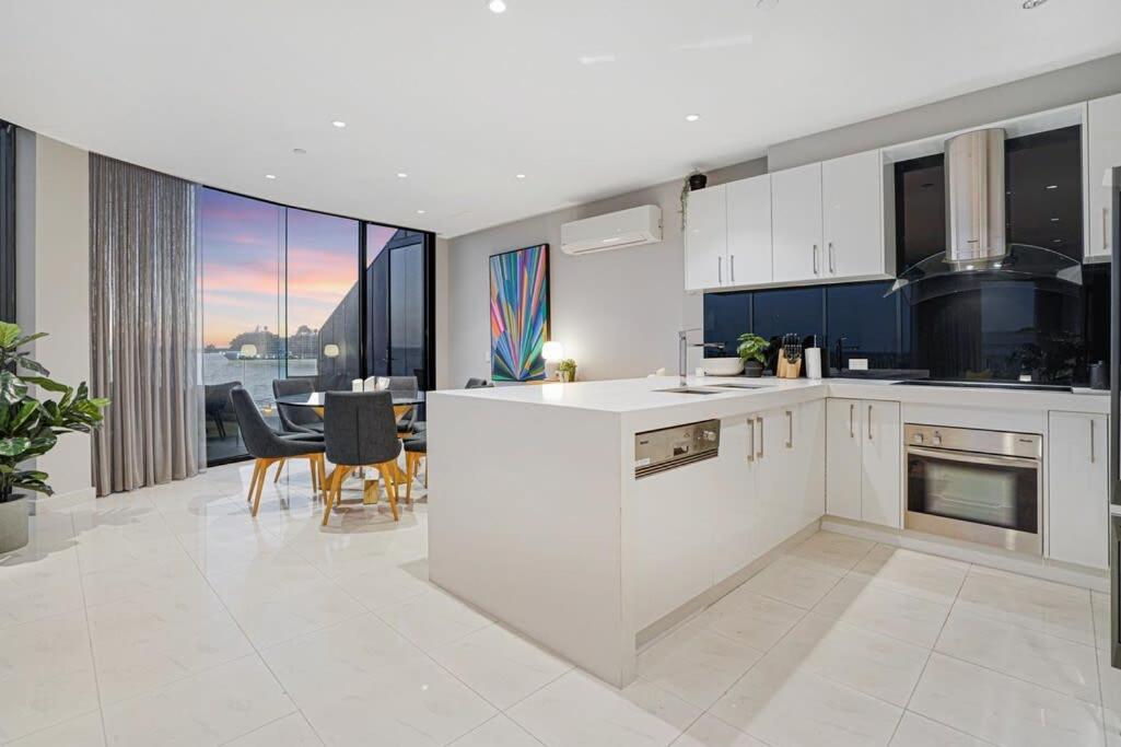 Stylish Bay-side Executive W Parking * Melbourne