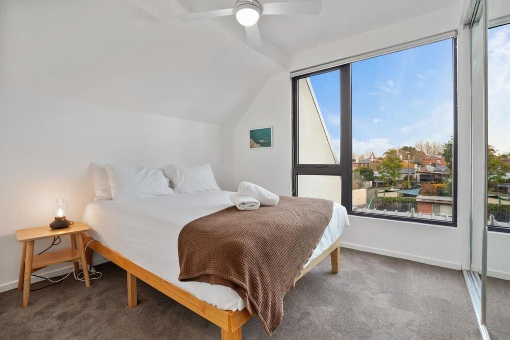 Getaway 1 Bedder Loft@ St Kilda With Parking Melbourne