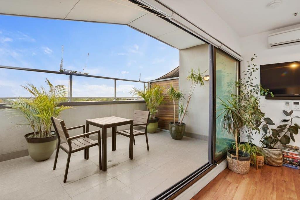Getaway 1 Bedder Loft@ St Kilda With Parking Melbourne