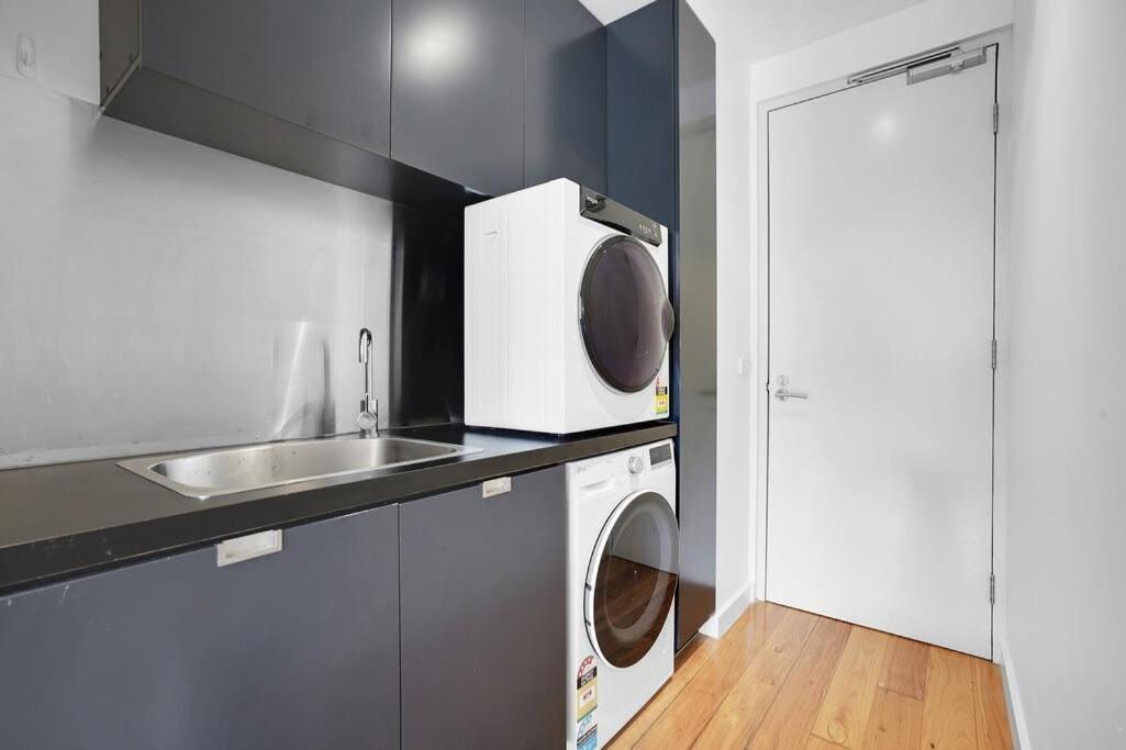 Hawksburn Village - 2 Bed In Prahran Apartment *