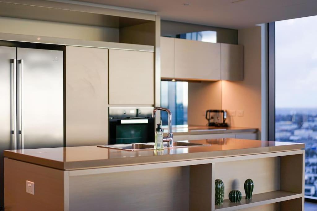 Luxury -3b2b2c Harbour View & Skyline Apartment Melbourne