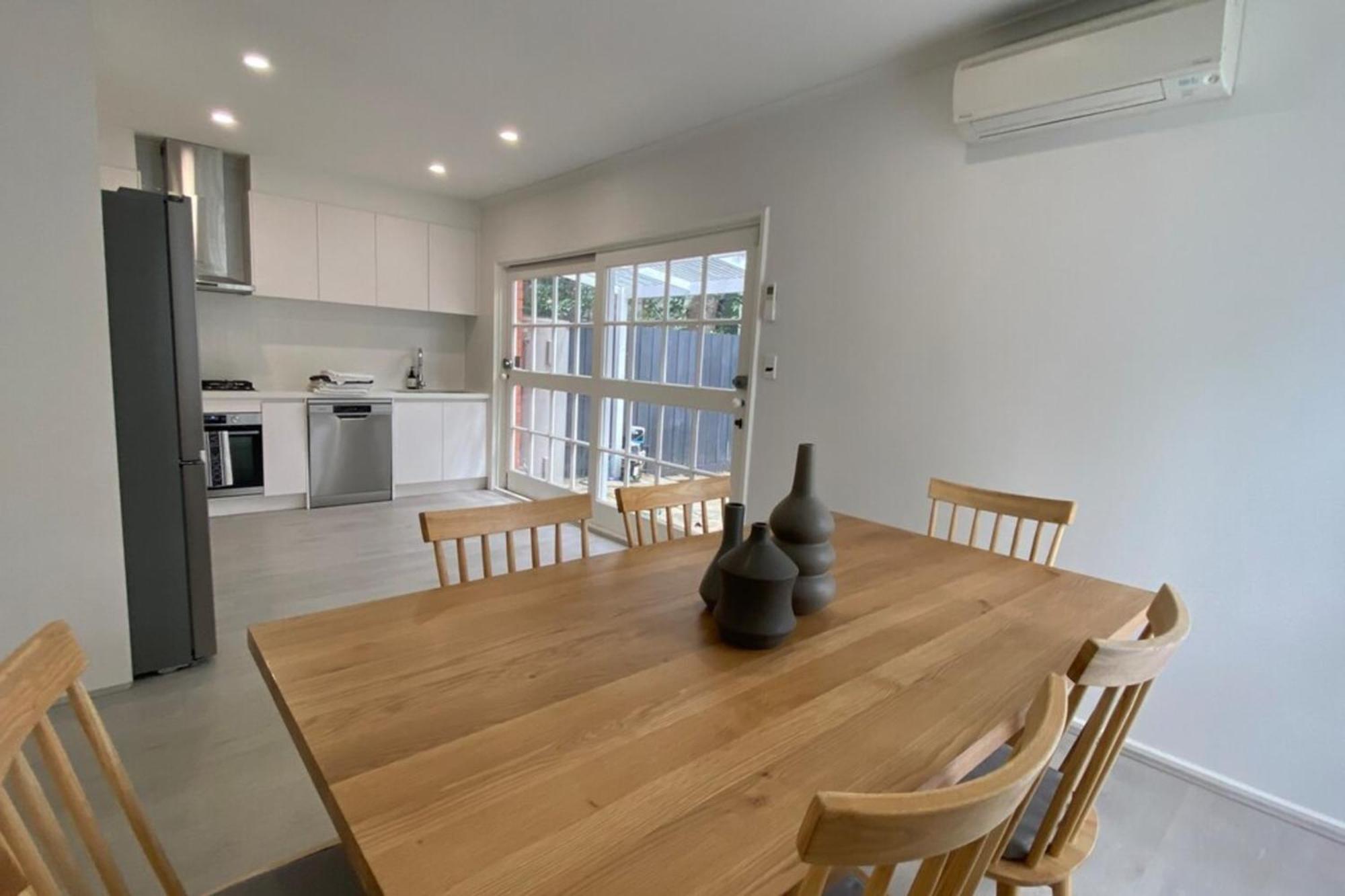 Elegant 2-bedroom House In Prahran W Parking! *