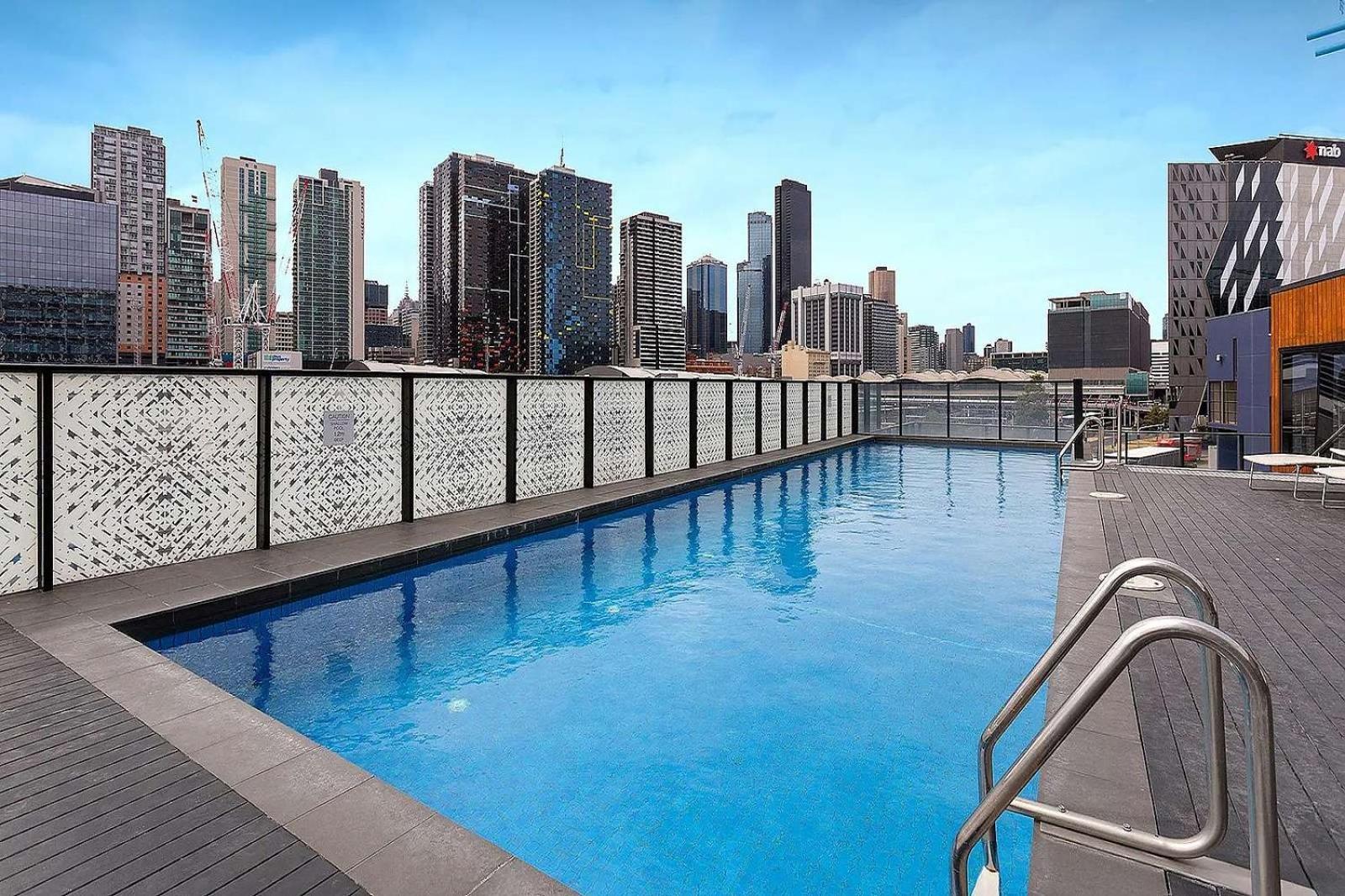 Blue Haven At Marvel Stadium - Rooftop Pool & Free Parking Apartment *
