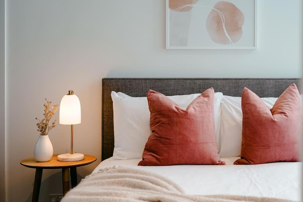 Stylish 2b2b Carlton Garden At Doorstep Cbd 3 Beds Apartment *