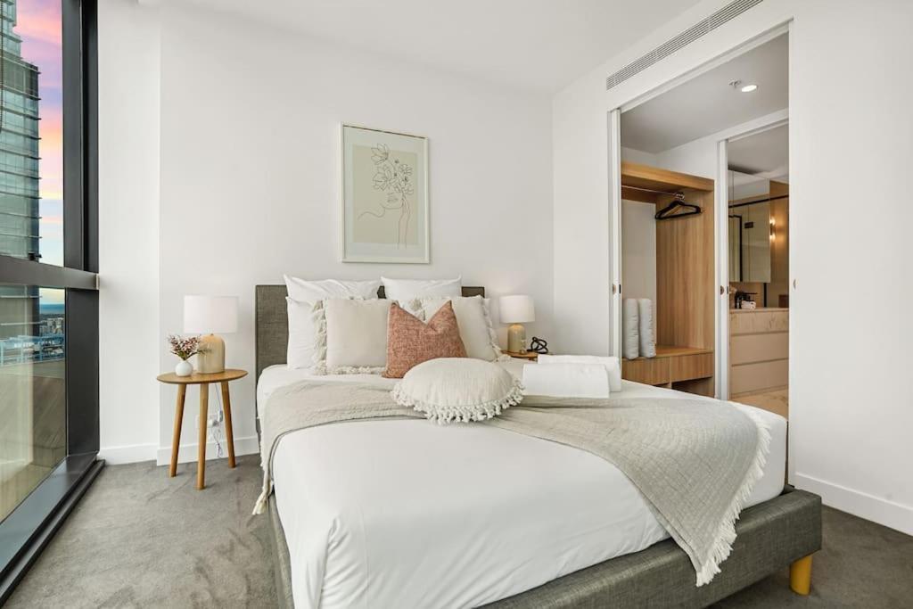 Stylish 2b2b Carlton Garden At Doorstep Cbd 3 Beds