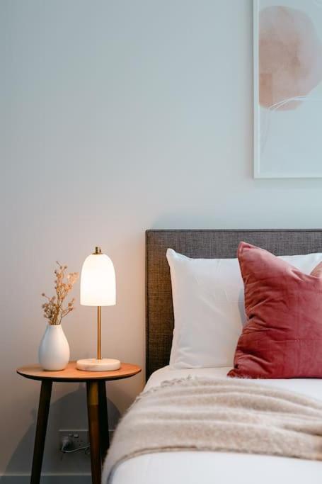 Stylish 2b2b Carlton Garden At Doorstep Cbd 3 Beds * Melbourne