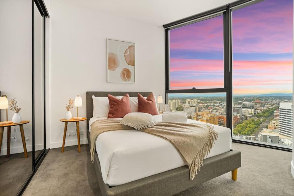 Stylish 2b2b Carlton Garden At Doorstep Cbd 3 Beds Melbourne