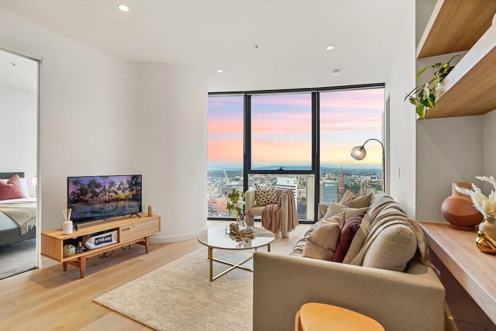 Stylish 2b2b Carlton Garden At Doorstep Cbd 3 Beds