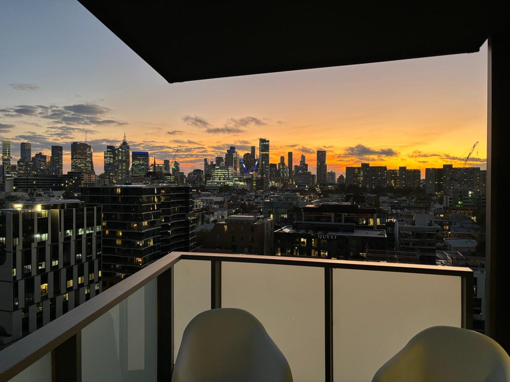Art Deco - View Nest * Melbourne