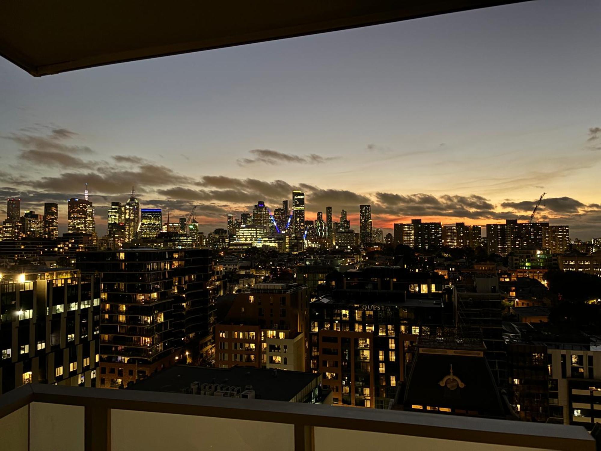 Art Deco - View Nest * Melbourne