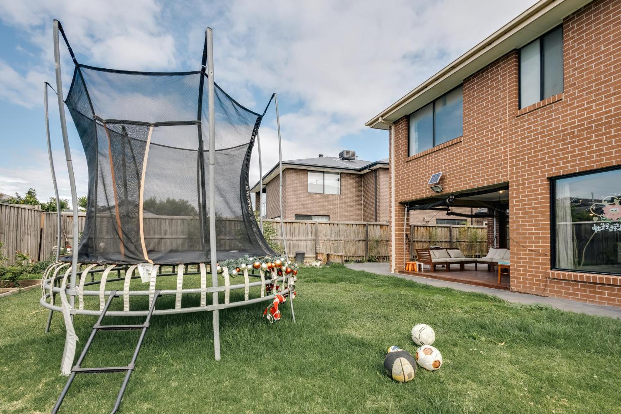 Stayau 5br Contemporary Getaway Point Cook