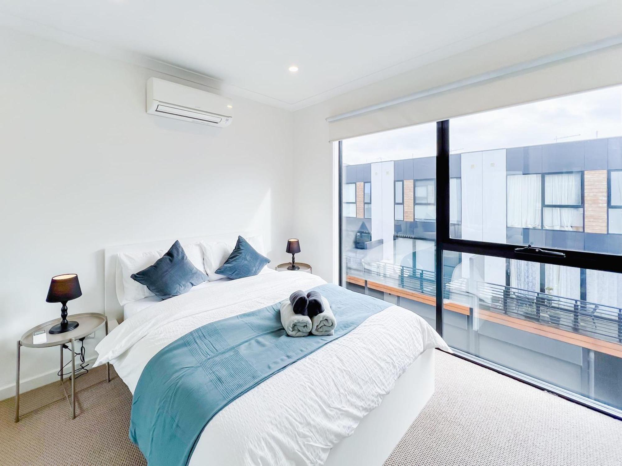 Holiday home Modern 3-level Townhouse Freeparking