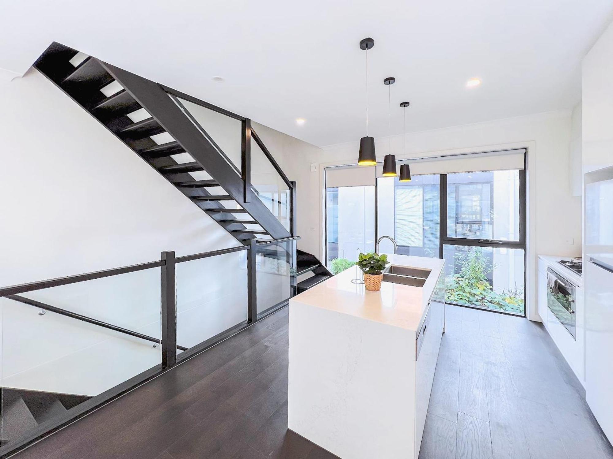 Holiday home Modern 3-level Townhouse Freeparking
