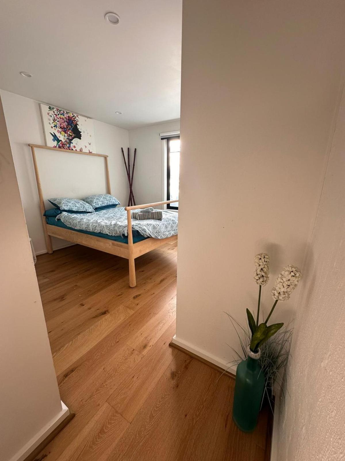 Apartment In St Kilda