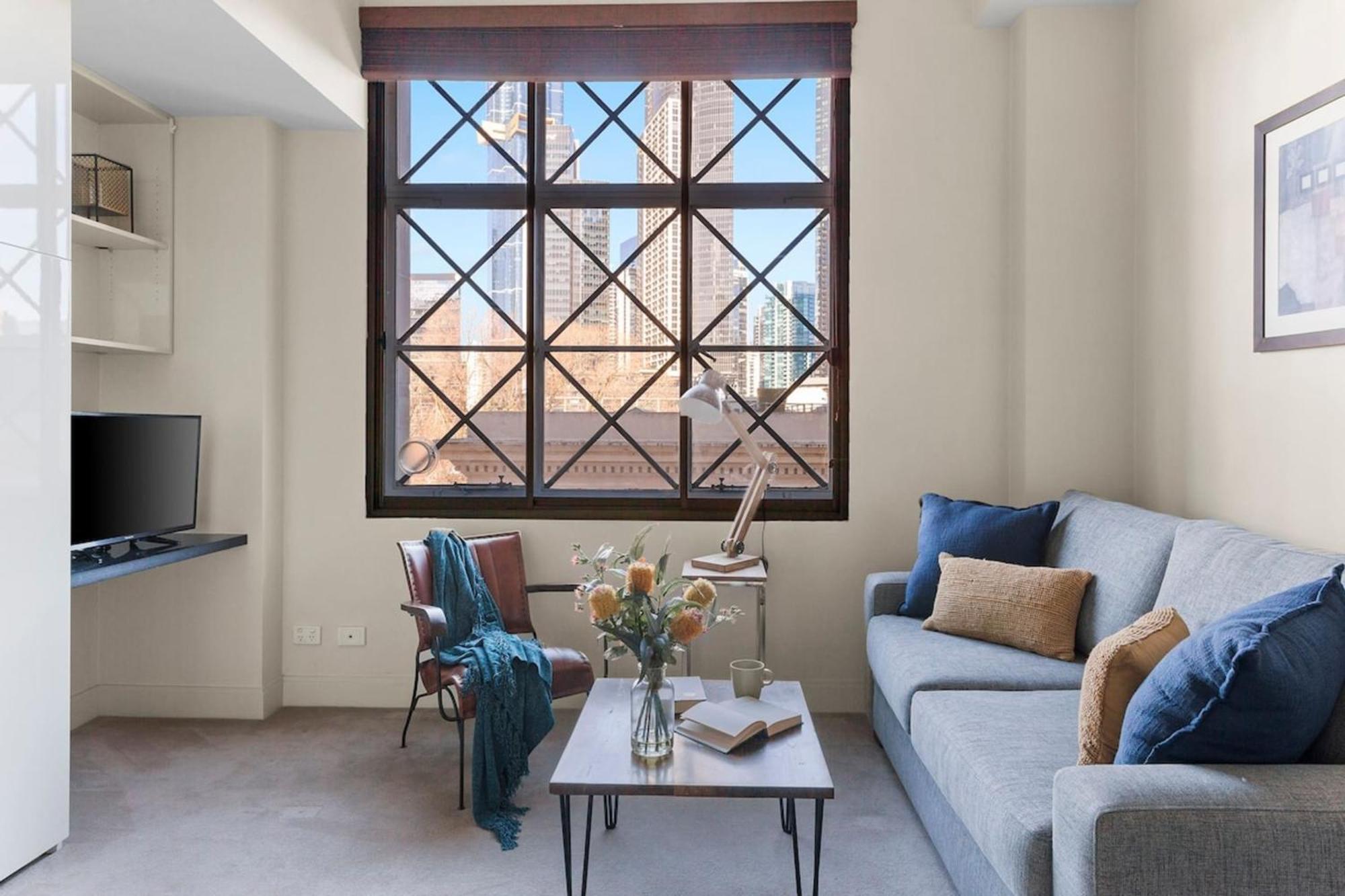 1-bedroom Unit In Classic Cbd Building! Apartment
