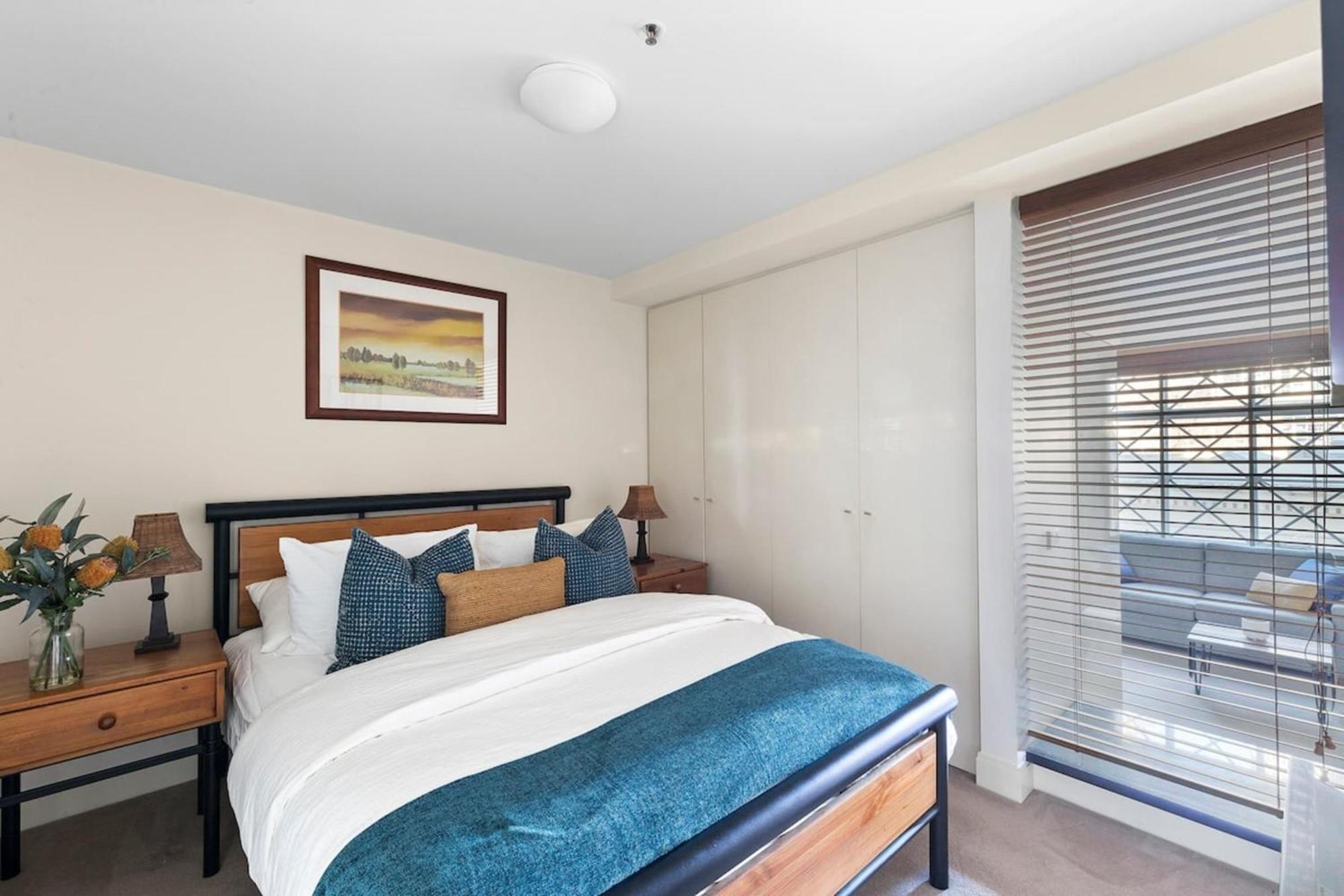 Apartment 1-bedroom Unit In Classic Cbd Building! *