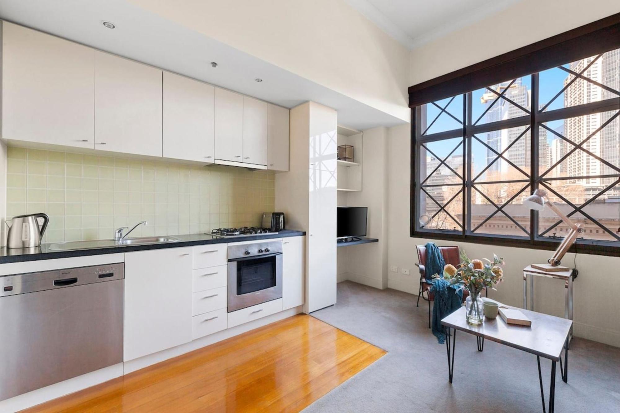 1-bedroom Unit In Classic Cbd Building! Apartment Melbourne